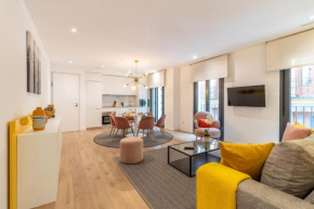 Stylish City Center Retreat for 4 Explore Madrid from Espoz y Mina